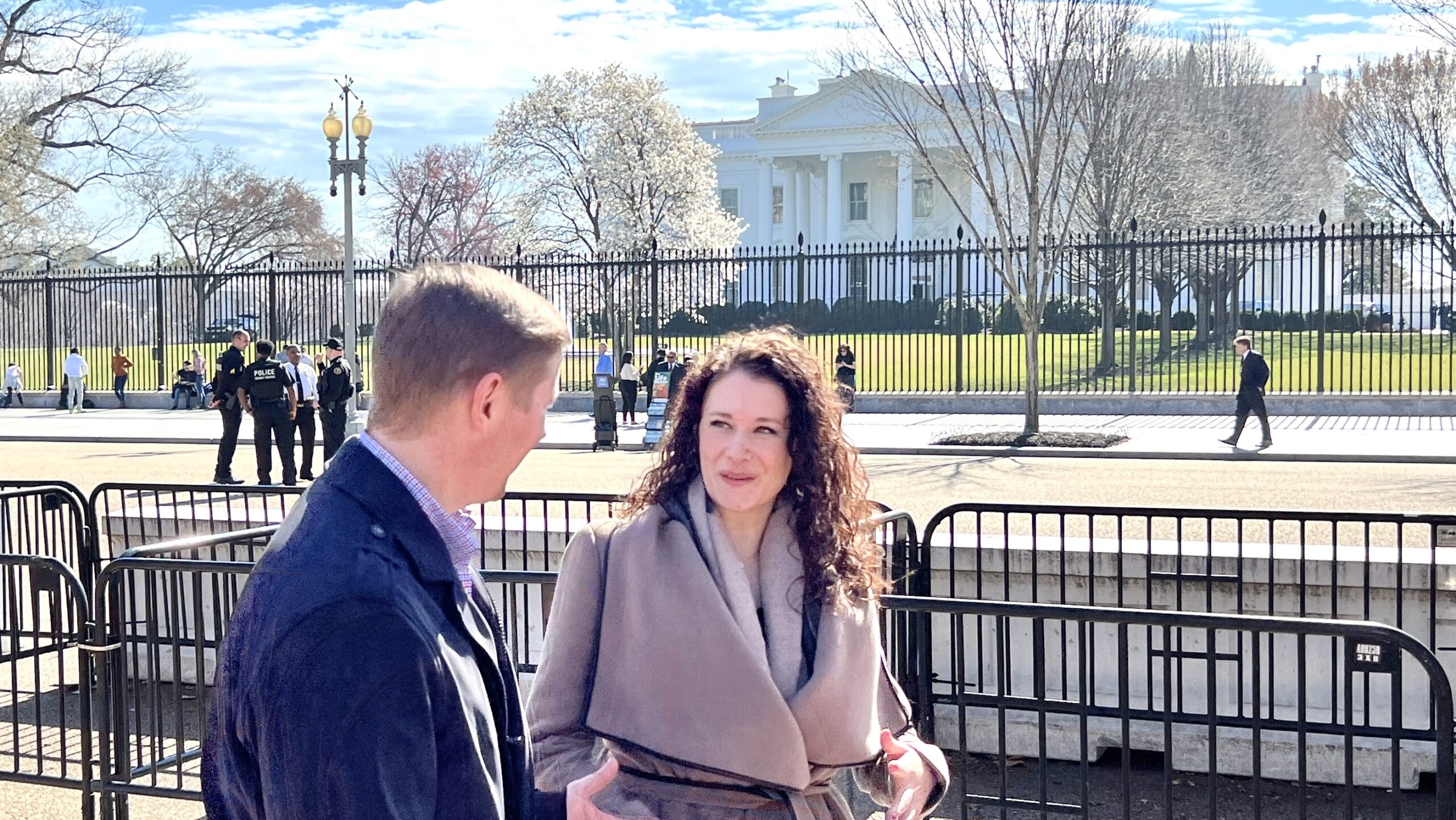 室内空気質に関する連邦政府の協調行動を主導: IWBIのJason Hartke がホワイトハウスのアドバイザーである Natalie Kopp と対談しました。